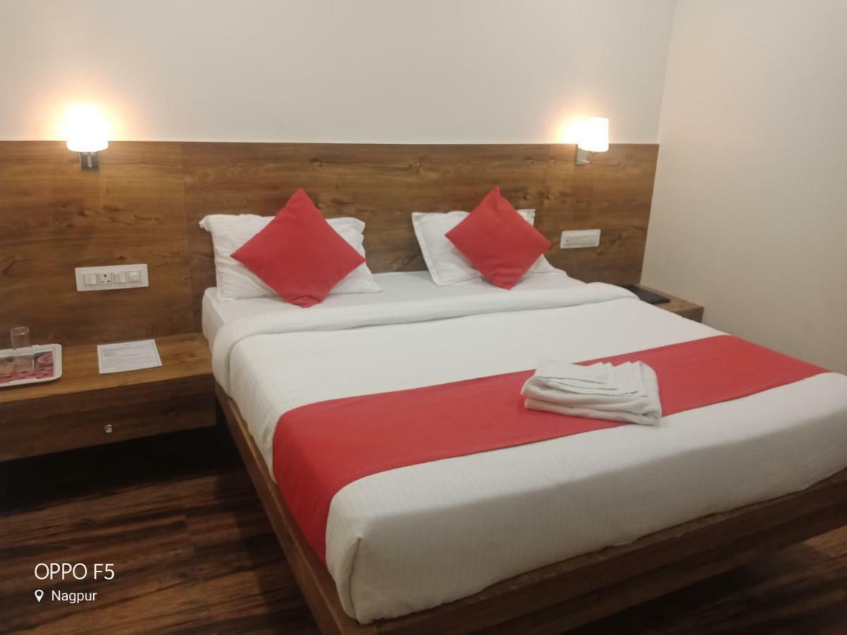 Hotel Star Zest House Nagpur Exteriör bild