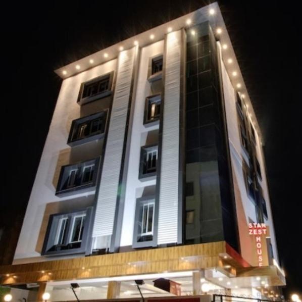 Hotel Star Zest House Nagpur Exteriör bild